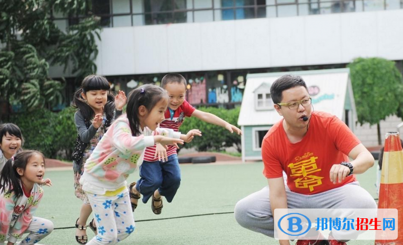 河北2022年男生讀幼師學(xué)校學(xué)什么好