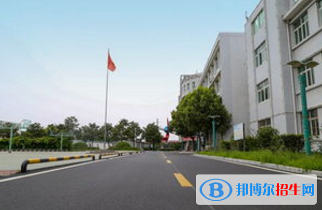 重慶市江津區(qū)師范進修學校2022年招生辦聯(lián)系電話