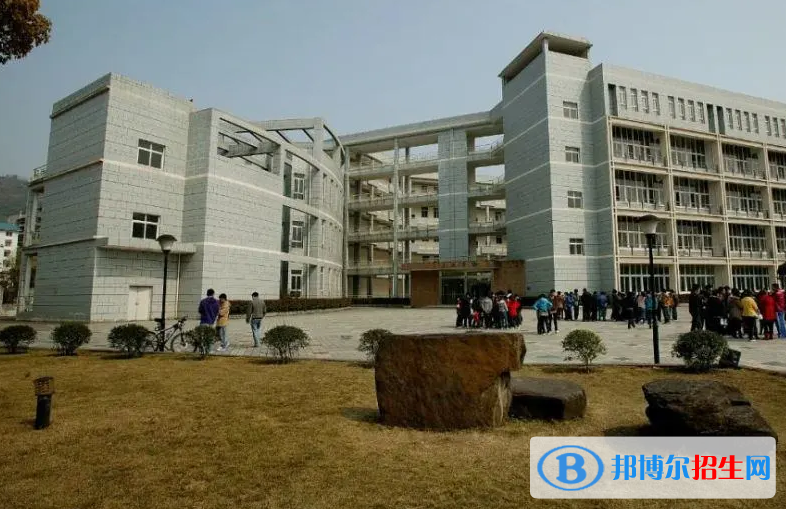 重慶萬(wàn)州現(xiàn)代信息工程學(xué)校2022年報(bào)名條件、招生要求、招生對(duì)象