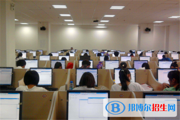 河北2022年去讀計(jì)算機(jī)學(xué)校學(xué)什么對(duì)以后好一點(diǎn)