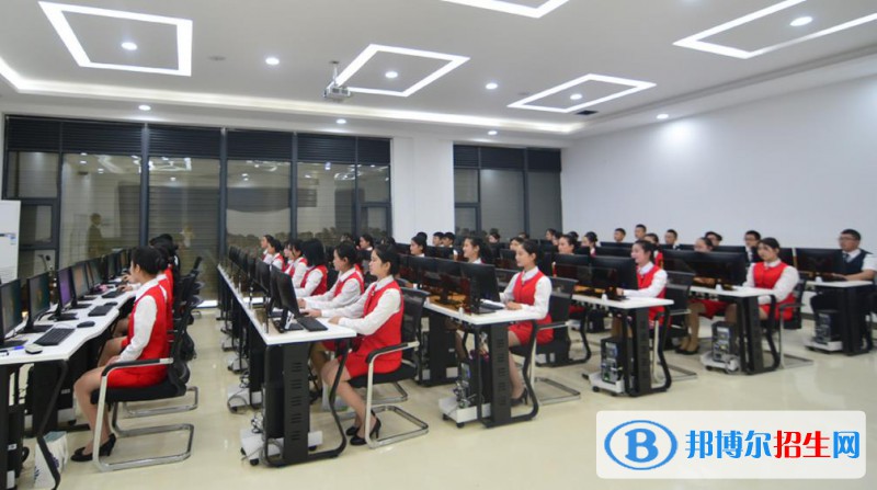蘭州2022年女生初中畢業(yè)上軌道交通學校