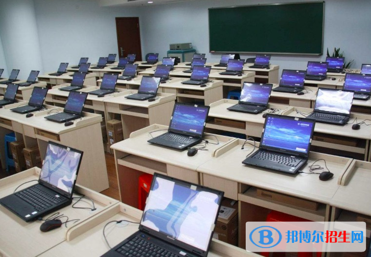 河北2022年計算機學(xué)校都有哪些專業(yè)好