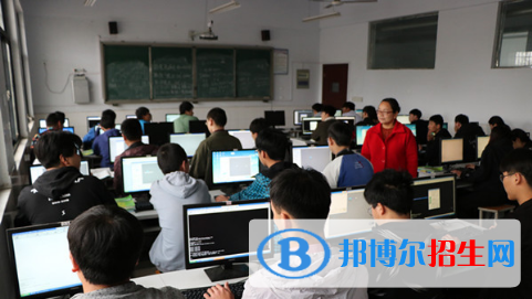 河北2022年計(jì)算機(jī)學(xué)校都有什么專業(yè)適合男生