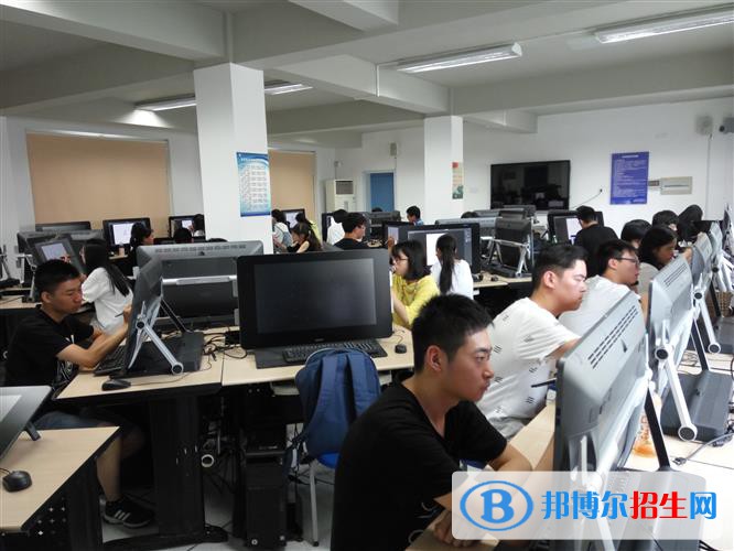 河北2022年男生可以讀計算機學校嗎
