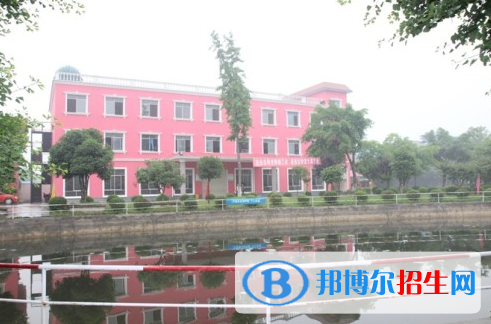 南充市瀠溪高級(jí)職業(yè)中學(xué)怎么樣、好不好