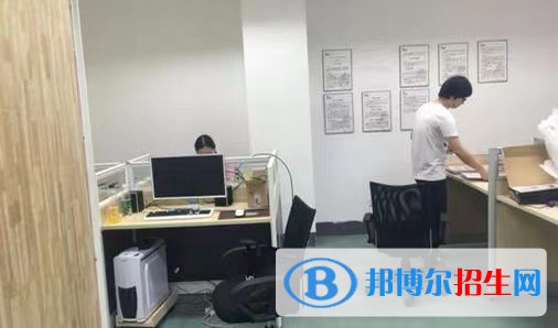 重慶2022年電子商務(wù)學(xué)?？梢詫W(xué)什么