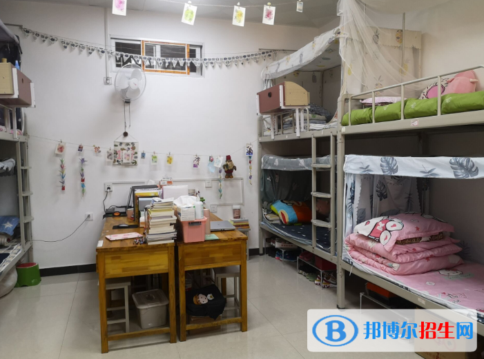 重慶華繡服裝中等專業(yè)學(xué)校2022年宿舍條件