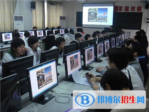 河北2022年男生讀什么計算機學(xué)校