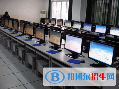 河北2022年女生上什么計(jì)算機(jī)學(xué)校好