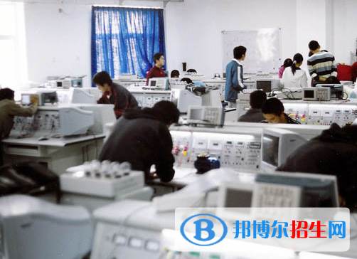 達(dá)州萼山職業(yè)技術(shù)學(xué)校2022年招生簡章