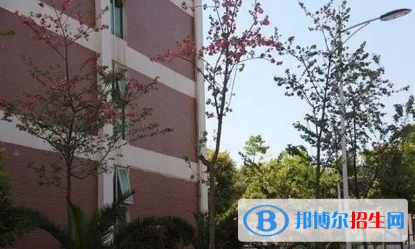 鎮(zhèn)雄縣職業(yè)高級中學2022年學費、收費多少