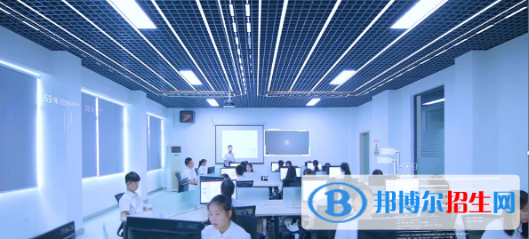 重慶2022年好點(diǎn)的電子商務(wù)學(xué)校