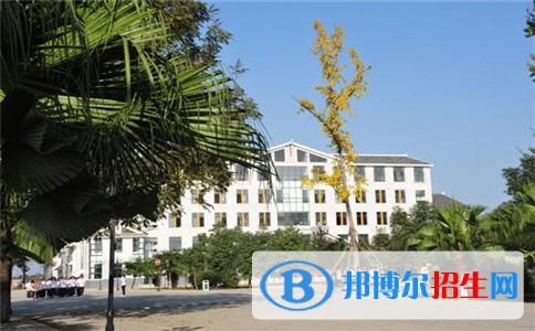 東興區(qū)東方科技職業(yè)技術(shù)學(xué)校2022年學(xué)費(fèi)、收費(fèi)多少 