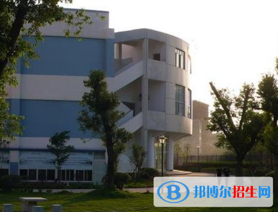 楚雄農(nóng)業(yè)學校2022年招生辦聯(lián)系電話