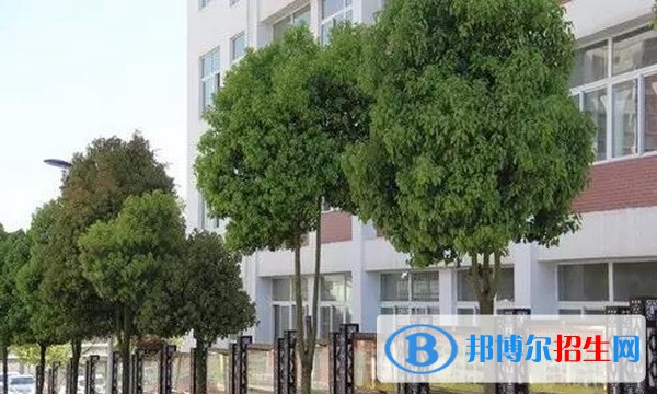蒙自縣中等農(nóng)業(yè)機械化技術學校2022年招生辦聯(lián)系電話