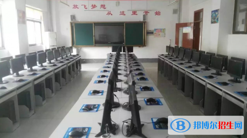 河北2022年計算機學(xué)校學(xué)什么好有前途