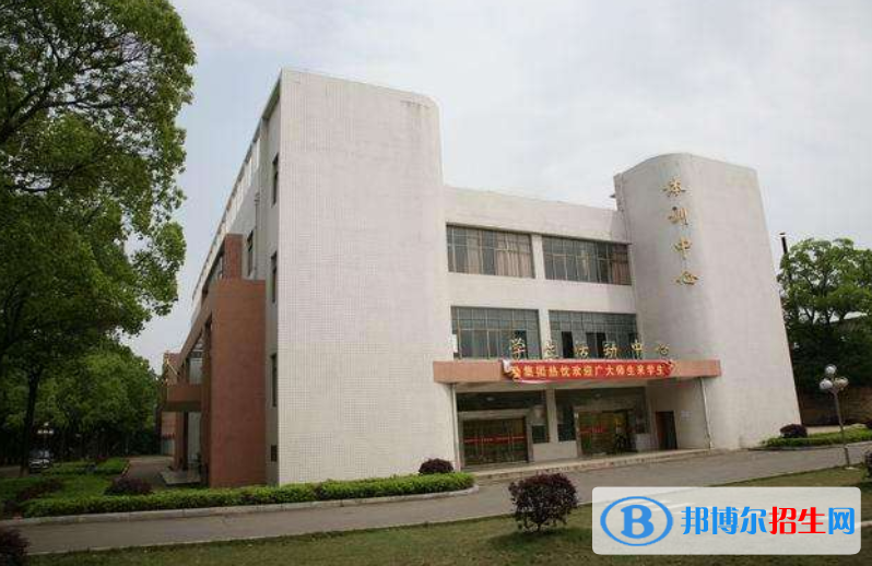 重慶萬州商貿(mào)中等專業(yè)學(xué)校2022年報(bào)名條件、招生要求、招生對(duì)象