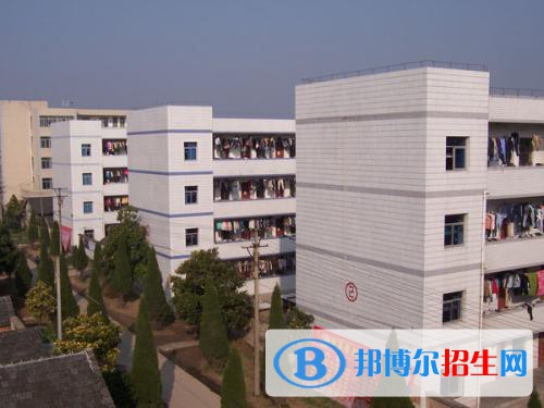 迪慶州民族中等專(zhuān)業(yè)學(xué)校2022年報(bào)名條件、招生要求、招生對(duì)象