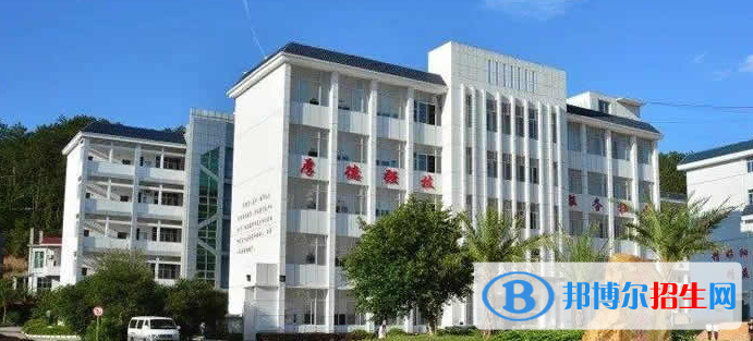 云南藝術學院附屬藝術學校2022年學費、收費多少