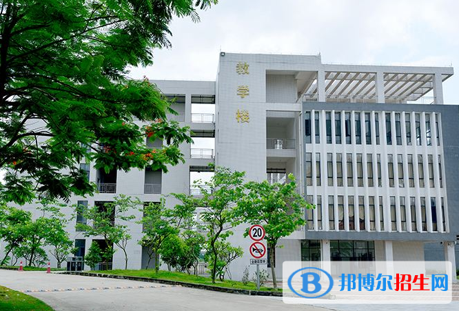 云南省廣播電視學(xué)校2022年報名條件、招生要求、招生對象