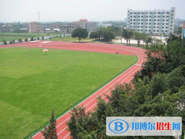 內江市第二職業(yè)中學2022年學費、收費多少