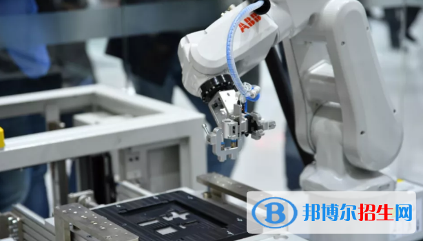 貴陽2022年男生中專學(xué)什么專業(yè)好找工作