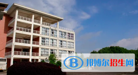 紅河州衛(wèi)生護(hù)理學(xué)校2022年學(xué)費(fèi)、收費(fèi)多少