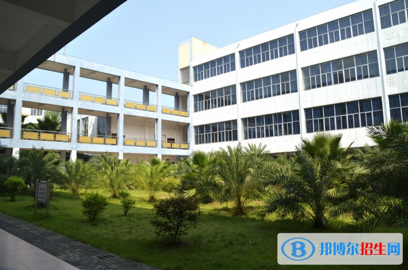 昆明衛(wèi)生學(xué)校2022年報名條件、招生要求、招生對象