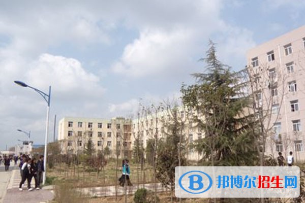 西安機(jī)電科技技師學(xué)院2022年學(xué)費(fèi)