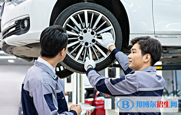 甘肅2022年男生讀汽修學(xué)校學(xué)什么好