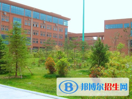 云南省旅游學(xué)校2022年學(xué)報(bào)名條件、招生要求、招生對(duì)象