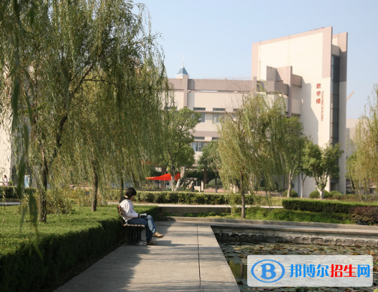 昆明市第九職業(yè)技術(shù)學(xué)校2022年學(xué)費(fèi)、收費(fèi)多少
