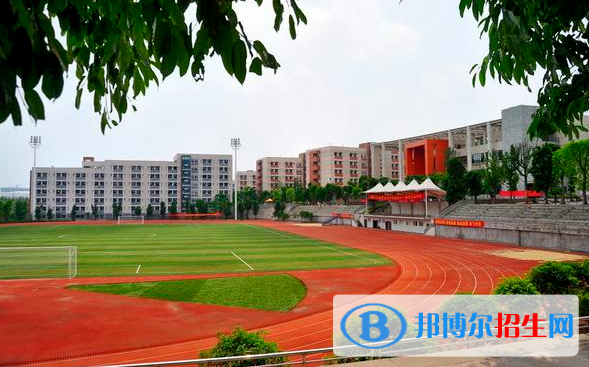 重慶市青山工業(yè)技工學校2022年招生辦聯(lián)系電話
