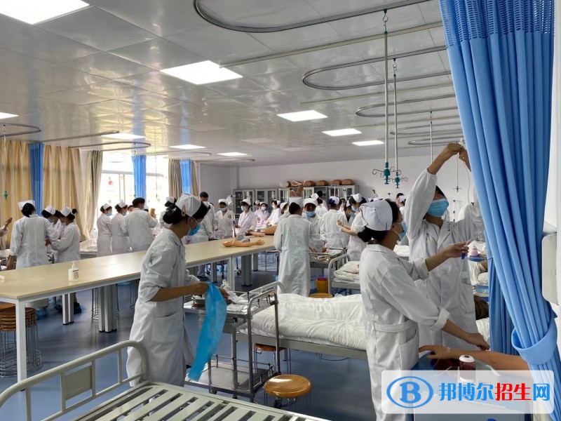 昆明醫(yī)藥職業(yè)技術學校2022年報名條件、招生要求、招生對象