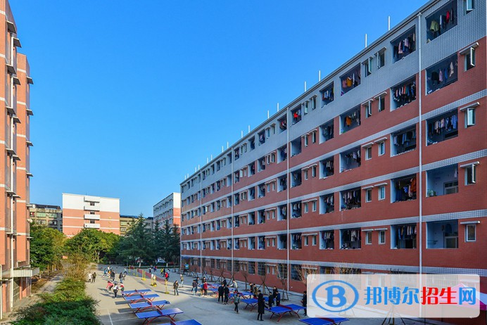 云南出版?zhèn)髅郊脊W校2022年報名條件、招生要求、招生對象