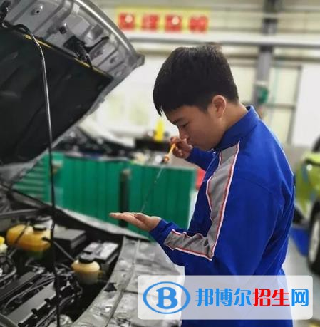 蘭州2022年讀汽修學校后悔了
