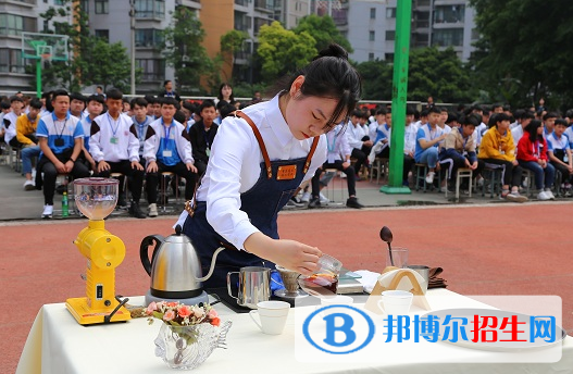 重慶市商務(wù)高級(jí)技工學(xué)校2022年招生辦聯(lián)系電話