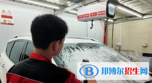 蘭州2022年汽修學(xué)校中專升大專考什么