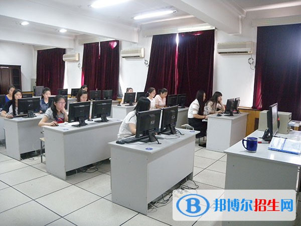 施甸縣職業(yè)高級中學(xué)2022年有哪些專業(yè)