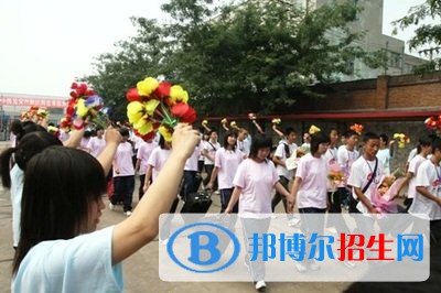 唐山勞動高級技工學(xué)校2022年報名條件、招生要求、招生對象