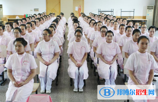 重慶2022年職高和護理學(xué)校有哪些區(qū)別