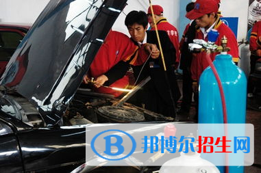 蘭州2022年哪個汽修學(xué)校比較好