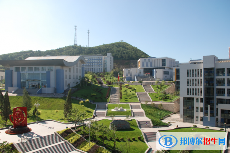 承德工業(yè)學(xué)校2022年學(xué)費(fèi)、收費(fèi)多少