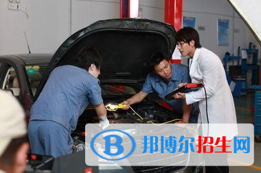 蘭州2022年男生讀汽修學校怎么樣