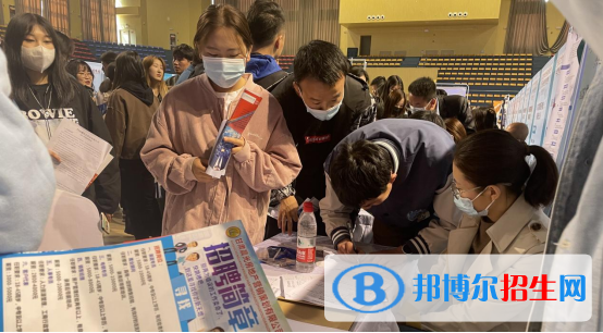 蘭州衛(wèi)生學(xué)校2022年學(xué)費(fèi)、收費(fèi)多少