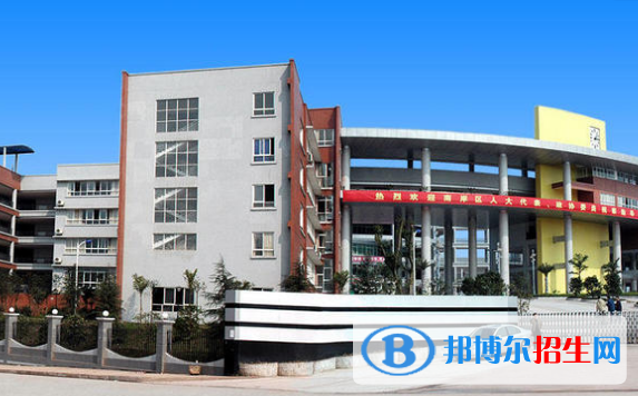 重慶龍門浩職業(yè)中學(xué)校2022年報名條件、招生要求、招生對象
