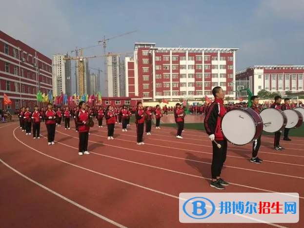滿(mǎn)城職教中心2022年招生辦聯(lián)系電話(huà)