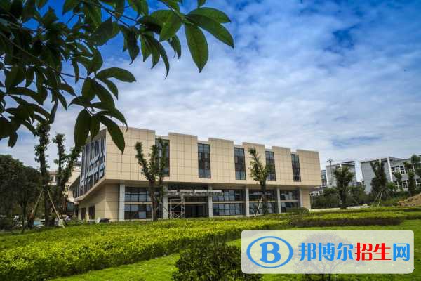 重慶護(hù)理職業(yè)學(xué)院怎么樣、好不好
