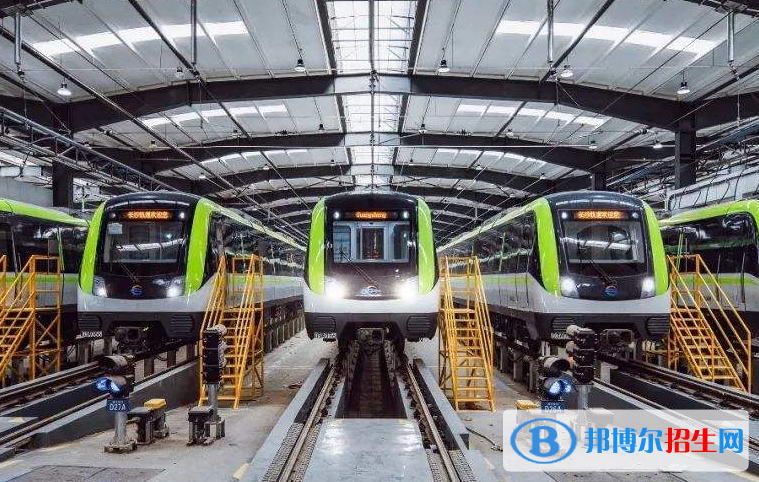河北2022年讀軌道交通學(xué)校多少錢(qián)