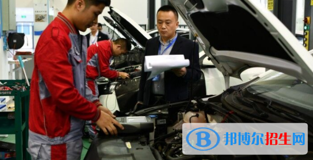 成都2022年有哪些大專汽修學(xué)校
